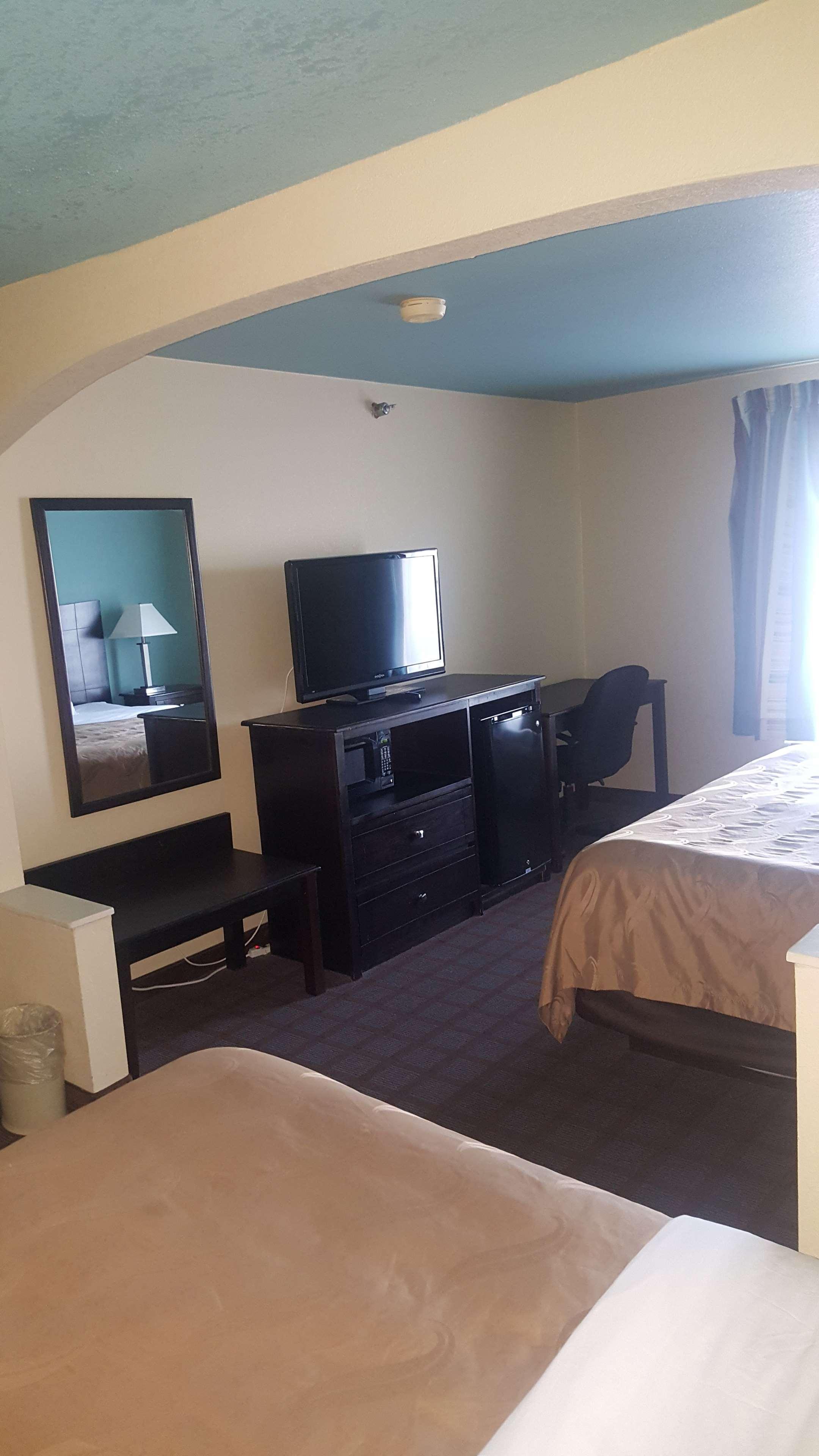 Surestay Plus Hotel By Best Western Blue Springs Bagian luar foto