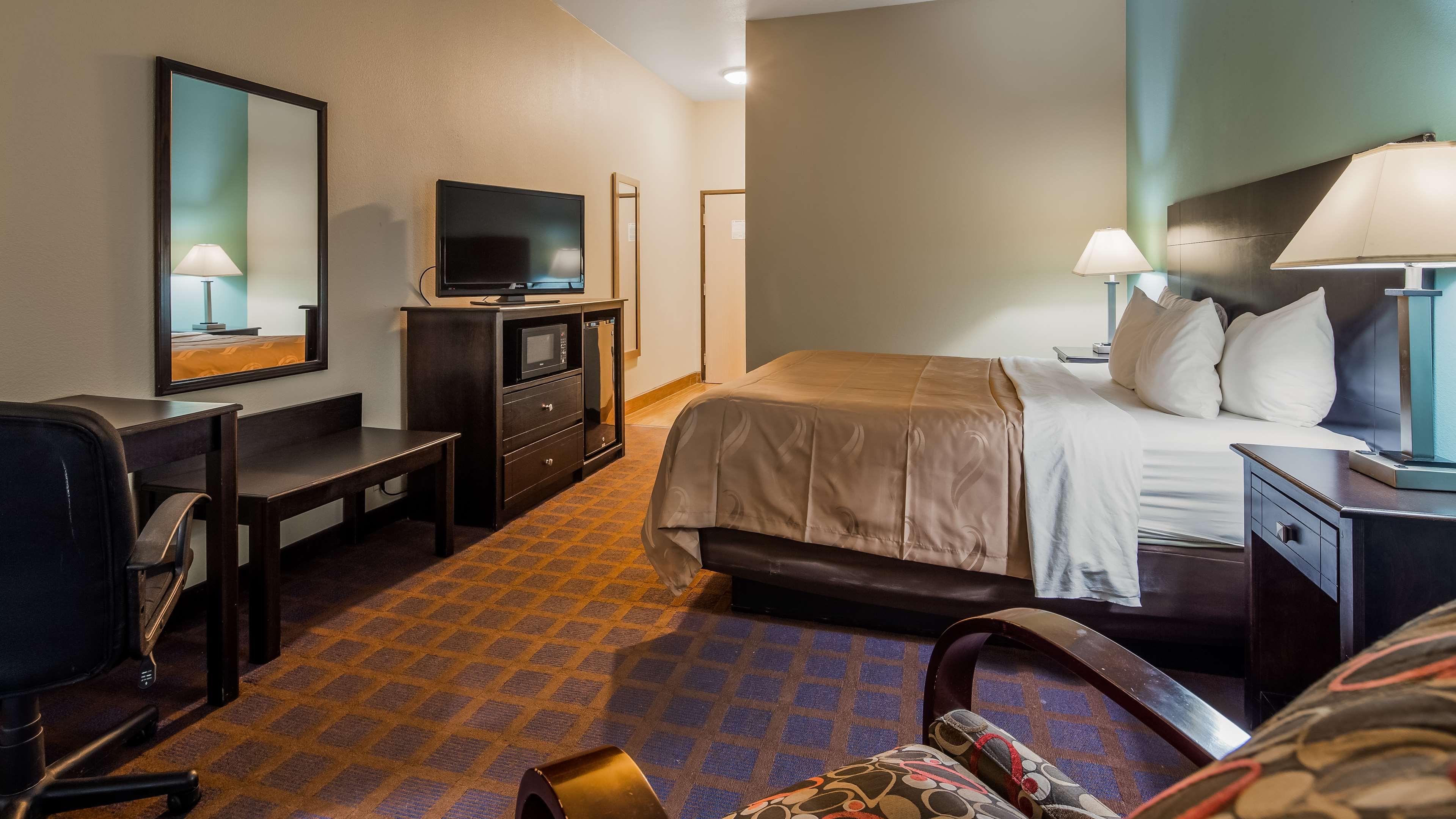 Surestay Plus Hotel By Best Western Blue Springs Bagian luar foto