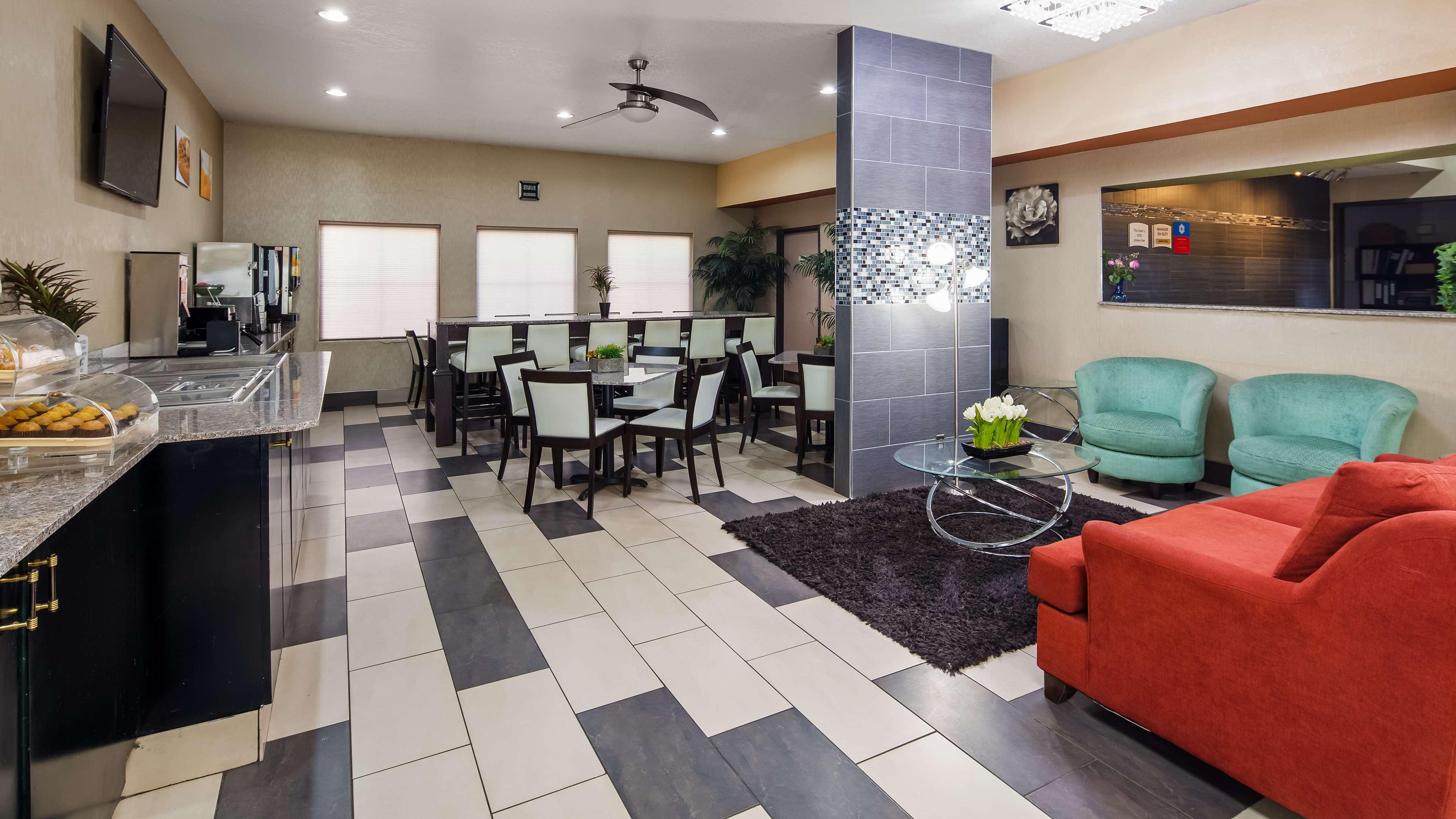 Surestay Plus Hotel By Best Western Blue Springs Bagian luar foto
