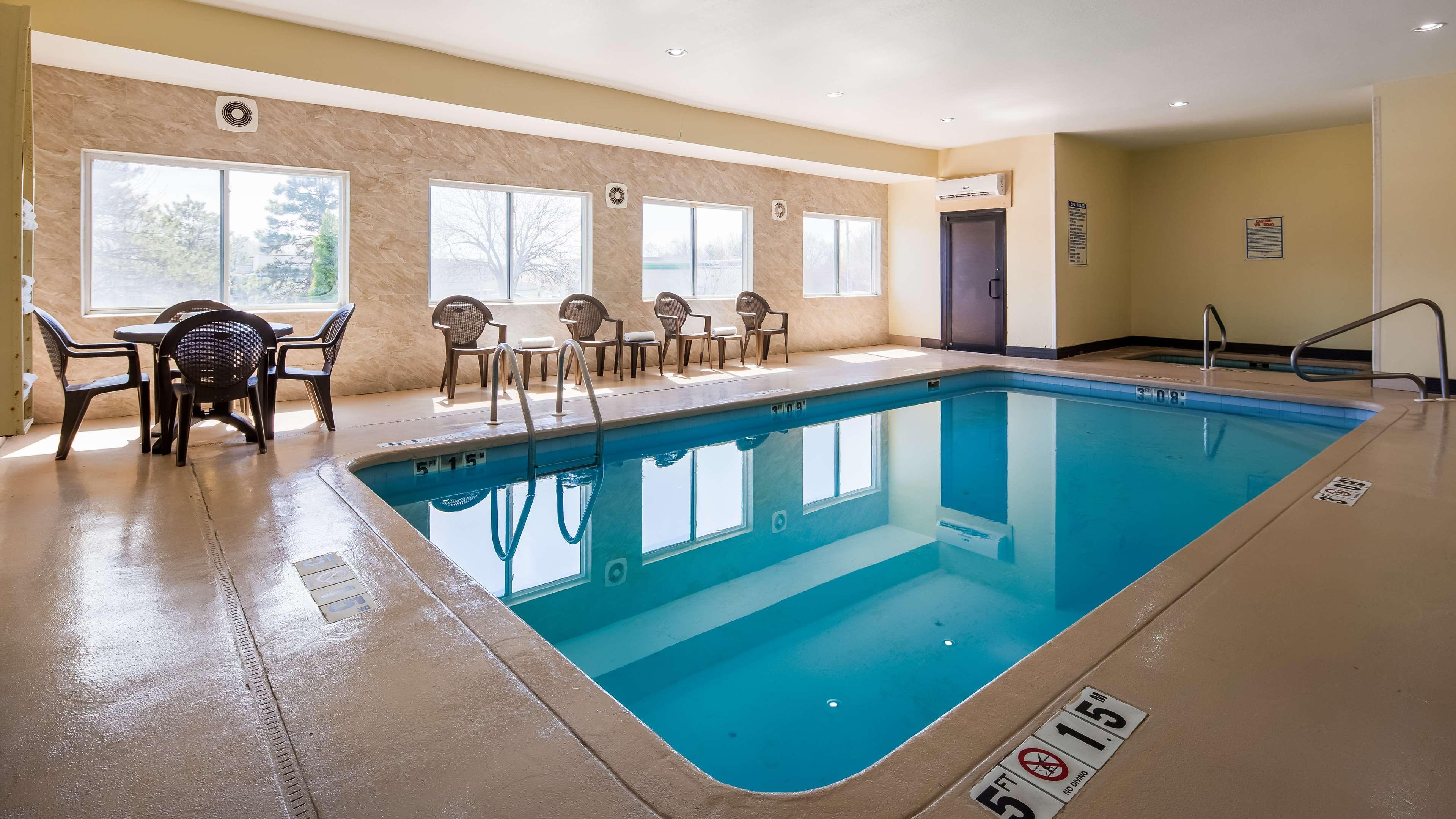 Surestay Plus Hotel By Best Western Blue Springs Bagian luar foto