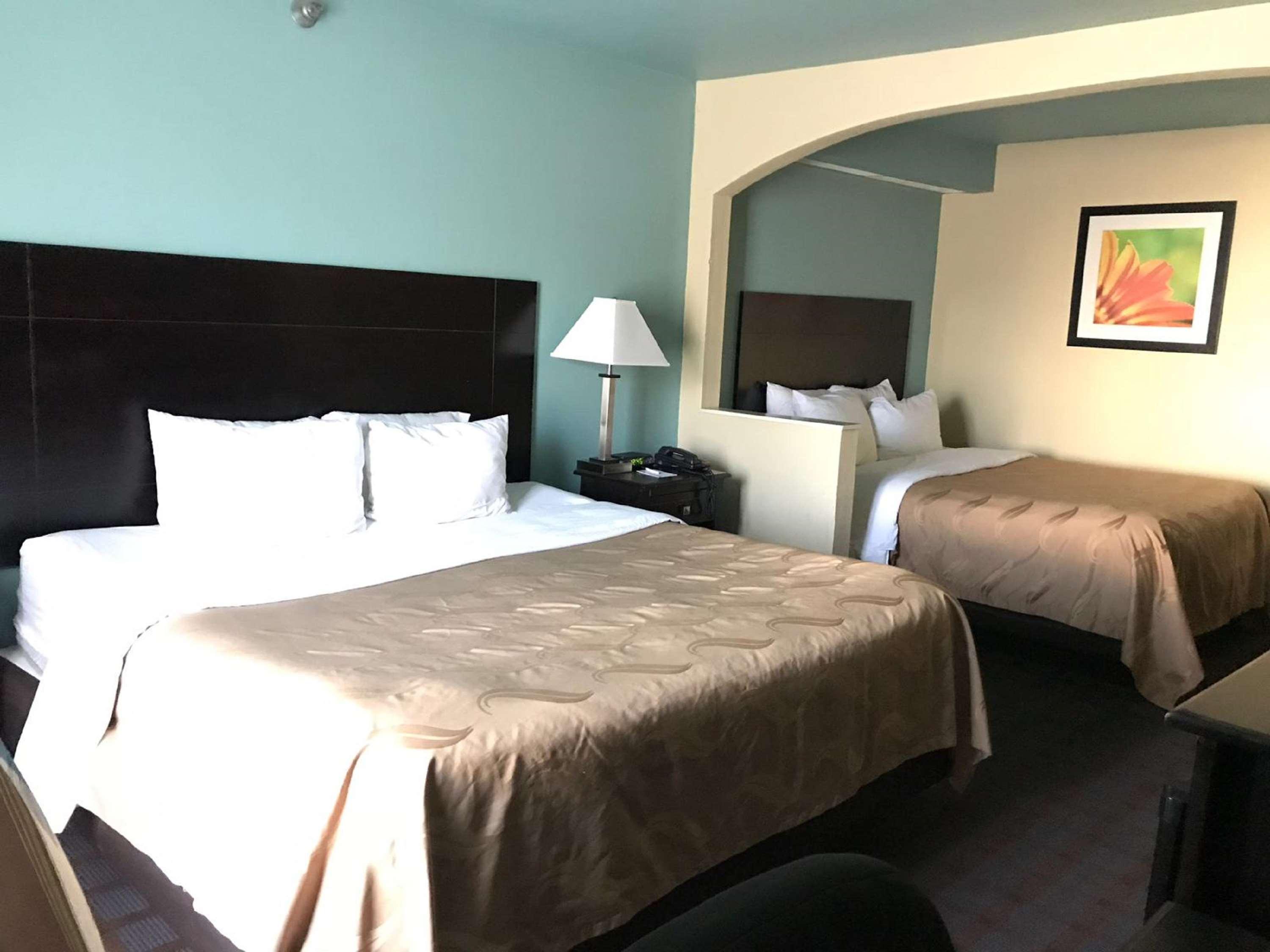 Surestay Plus Hotel By Best Western Blue Springs Bagian luar foto