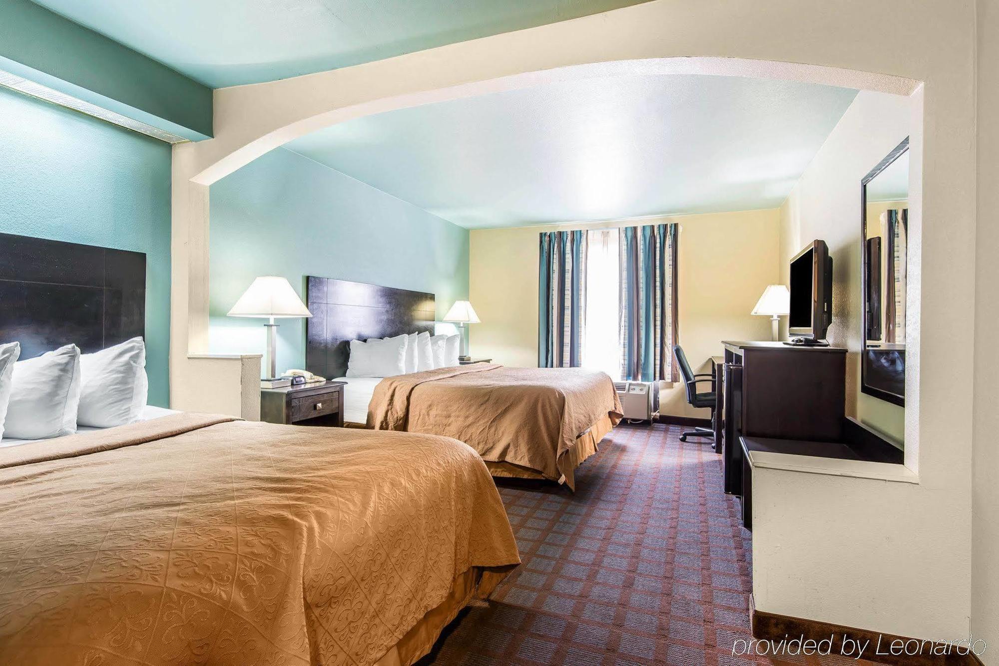 Surestay Plus Hotel By Best Western Blue Springs Bagian luar foto