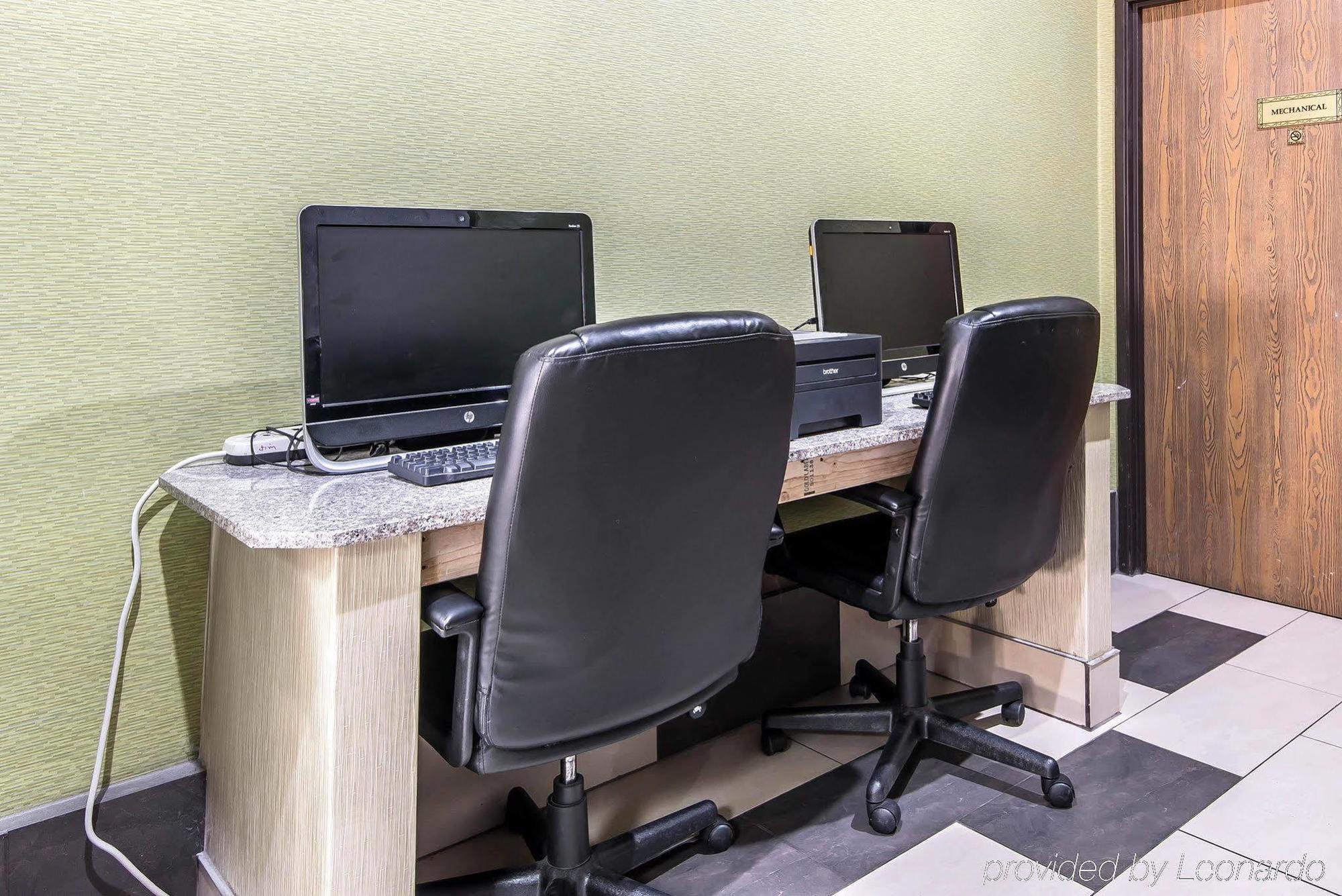 Surestay Plus Hotel By Best Western Blue Springs Bagian luar foto