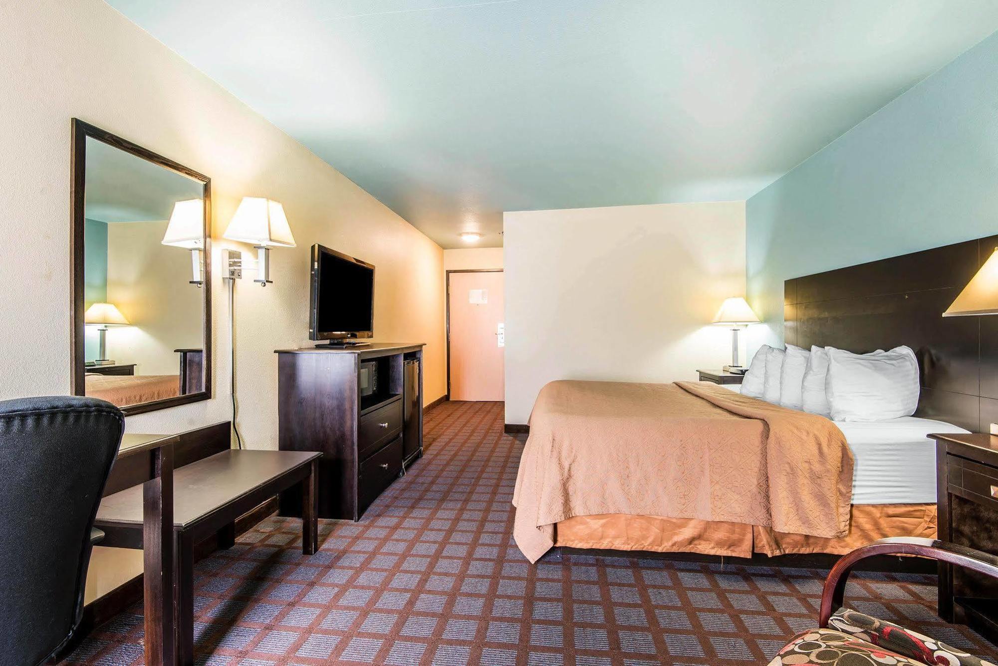 Surestay Plus Hotel By Best Western Blue Springs Bagian luar foto